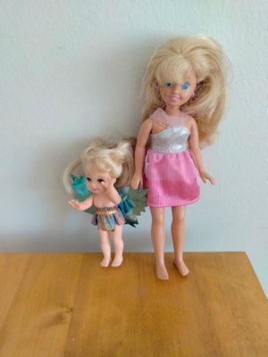 Barbie Kelly ja Stacy nuket.