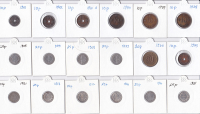 Suomalaisia vanhoja kolikoita: 10p, 20p. ja 25p. yht. 18 kpl