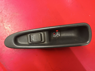 Volvo S40/V40 oik. takaoven ikkunannostinkatkaisin +kiinnike