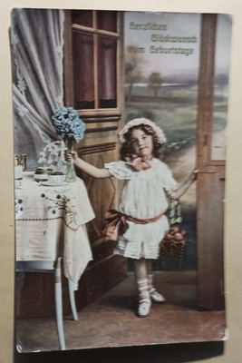 Pikkuleidi tuo hienot syntymäpäiväonnittelut, p. 1910