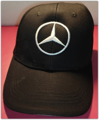 Uusi musta Mercedes lippalakki, brodeeratut tekstuurit#31324