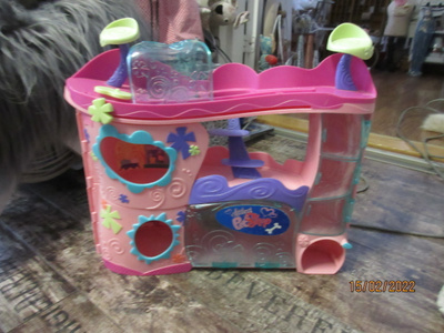 Littlest Pet Shop talo
