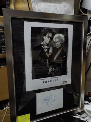 ROXETTE TAULU MARIE FREDRIKSSONIN NIMMARILLA