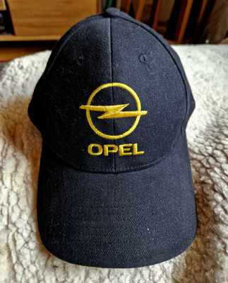 Opel lippahattu uudenveroinen