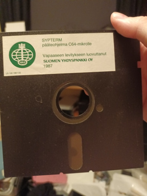 SYPTERM pääteohjelma C64-mikrolle