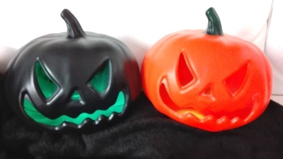 KAKSI HALLOWEEN LED KURPITSAA