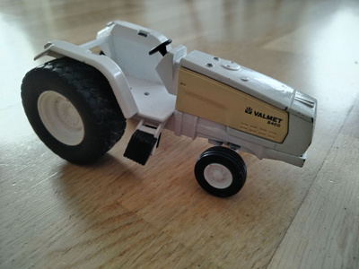 Joal Valmet 8400 pulling-traktori 1:35