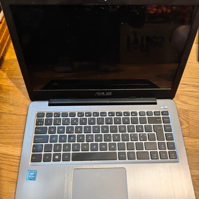 Acer ja Asus