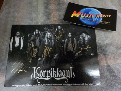 KORPIKLAANI PROMOPOSTIKORTTI KOKO BÄNDIN NIMMAREILLA