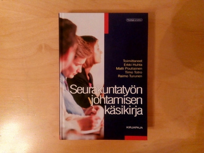 Seurakuntatyön johtamisen käsikirja