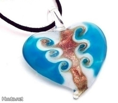 1047 ..  Murano Kaunis Sydän Lampwork Taidelasi .. Kaulakoru