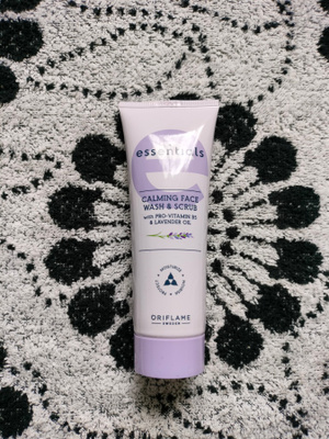 ~Oriflame rauhoittava kasvopesu ja kuorinta~