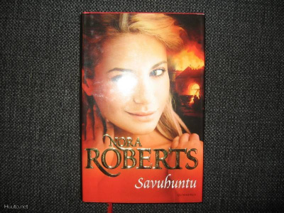 Nora Roberts*Savuhuntu v.2007 kirja
