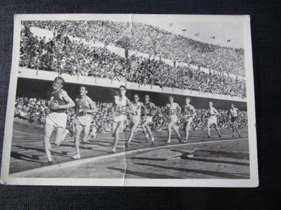 10 000 m. juoksu Helsingin olympiakisoissa 1952. Postikortti