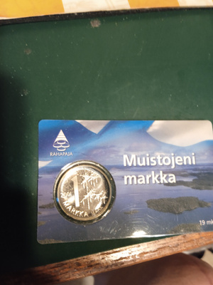 SUOMEN MUISTOJENI MARKKA  VUOSI 2001 MUOVISESSA LEVYKKEESSÄ