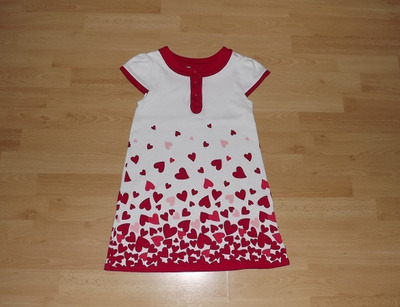 Gymboree sydänmekko 8-vuotiaalle