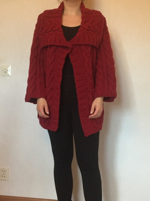 Käsinneulottu tummanpunainen neuletakki L