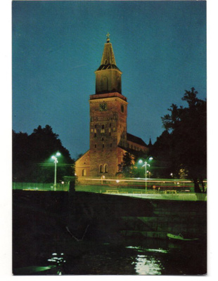 Turku: tuomiokirkko yöllä