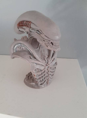 ALIEN - ALIEN WARRIOR  sculpture  - HEAD HUNTER STORE.