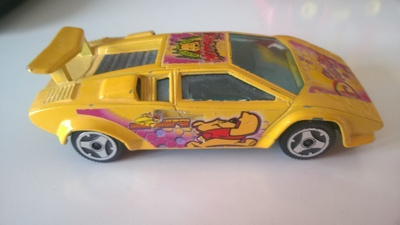 burago lamborghini countach - nalle puh