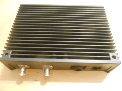 Booster/charger" typ EB-PO515. Vanha NMT laite.