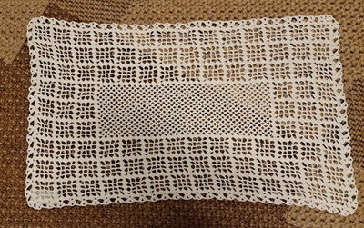 Luonnonvaalea pitsi 50x32 cm