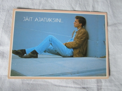 Jäit ajatuksiini...