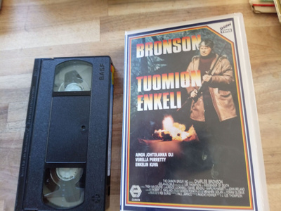 Bronson Tuomion Enkeli