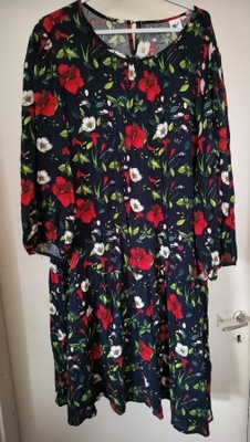 Uusi mekko XL