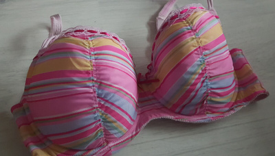 La Senza raidalliset Rintaliivit push up - koko 75DD