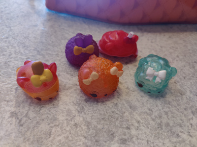 Num noms viallisia