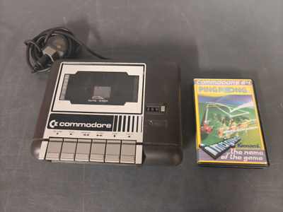 Commodore 64 kasettiasema+peli