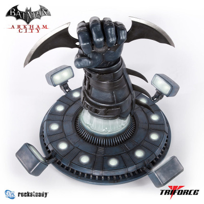 BATMAN TRIFORCE BATRANG DISPLAY - HEAD HUNTER STORE.