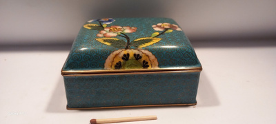 Vanha Cloisonne korurasia