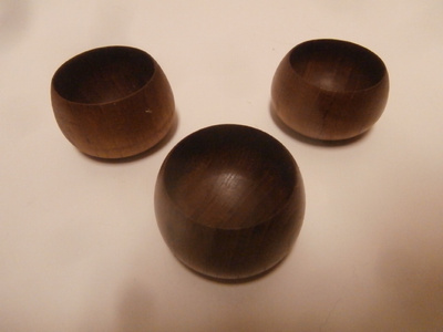 PUUESINE  12.  3 KPL VANHOJA MUNAKUPPEJA, TEAK