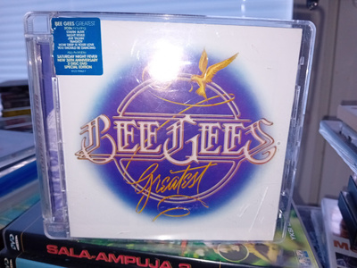 2 cd Bee Gees Greatest  ( SIS POSTIKULU )