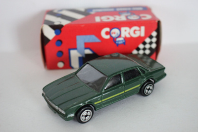 Corgi Juniors Jaguar XJ40