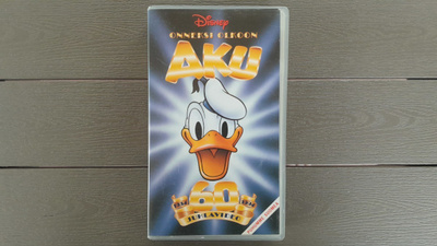 VHS: Onneksi Olkoon Aku - 60v Juhlavideo (Disney 1944-1954)