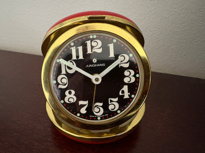 Junghans matkaherätyskello