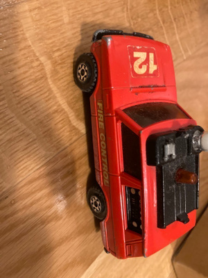 Range Rover Matchbox paloauto 1/43? pikkuauto.