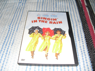 LAULAVAT SADEPISARAT (Gene Kelly) 1952***