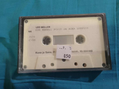 Leo Meller. C- kasetti. 90 min. Kun enkeli puhuu ja aika...