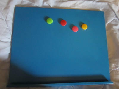 Sininen magneettitaulu + 4 magneettia