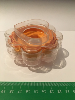 Tupperware piparkakkumuotit 5 osaa / setti suljettava kotelo