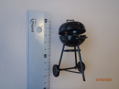 Nukkekoti grilli, pallogrilli