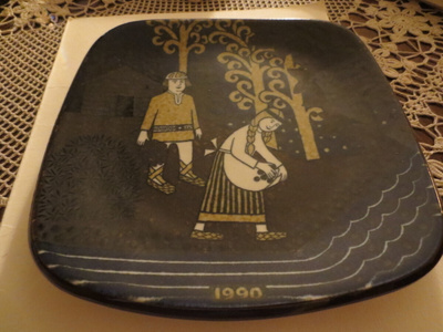 Arabia Kalevala Vuosilautanen, 1990