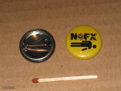 NOFX - dead rintanappi 1" (l1)