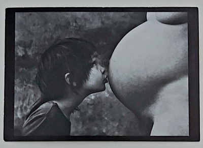 JAN SAUDEK "The First Kiss to a Little Brother" -KORTTI