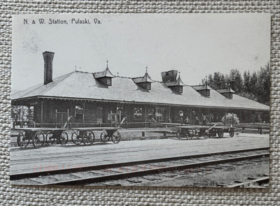 Rautatieasema, Pulaski rakennettu 1888