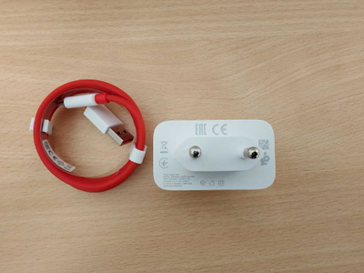 100W SuperVOOC USB C laturi ja 1m kaapeli Oneplus, OPPO jne.